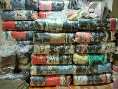 高价回收各类服装、箱包库存，为厂家商家提供解决方案